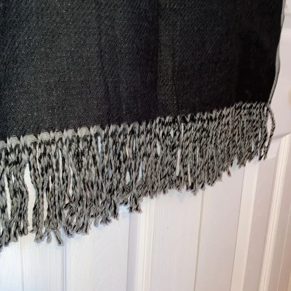 Scarf - Picture 4 of 5